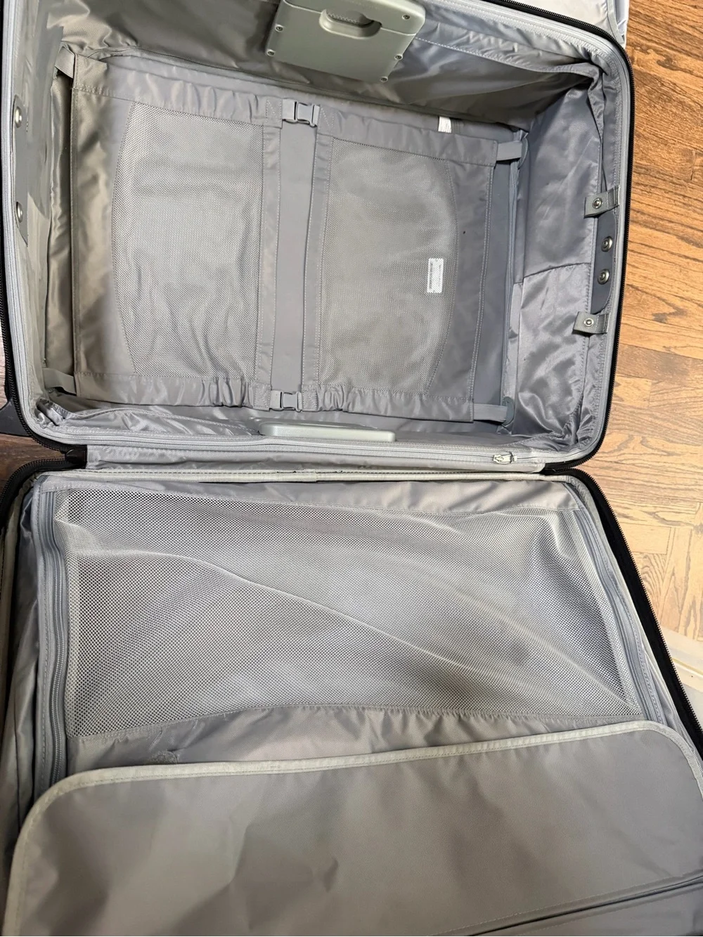 Briggs & Riley Black Rolling Travel Case with Telescoping Handle